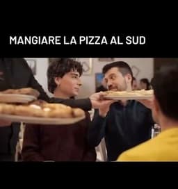 Mangiare la pizza image preview