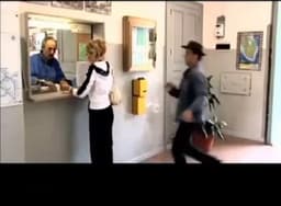 😂 А вы догадались, почему кассир заладил per и per? image preview